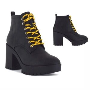 SEVEN7 Flatiron Platform Ankle Black Lug Lace Up Timberland-style Boots